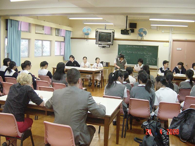 本校聯同聖安當女書院合辦辯論比賽 