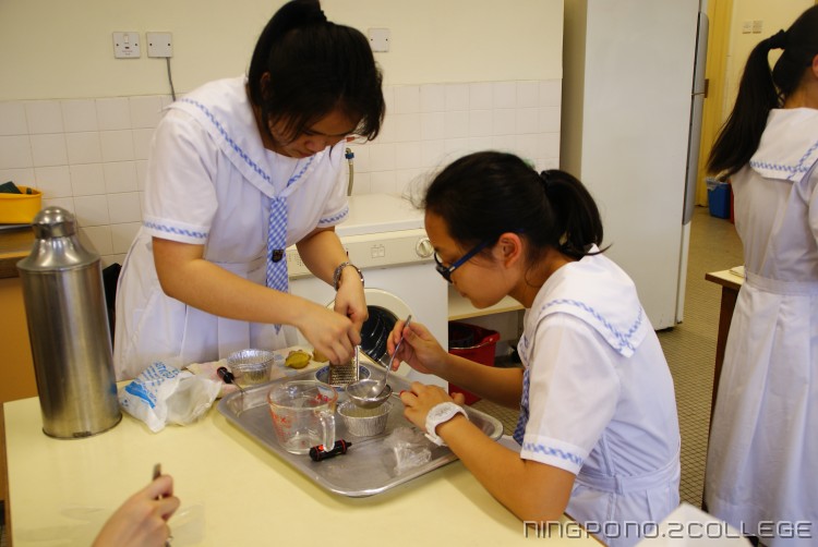 English Week - Chemistry Department - The making og Ginger Milk Pudding