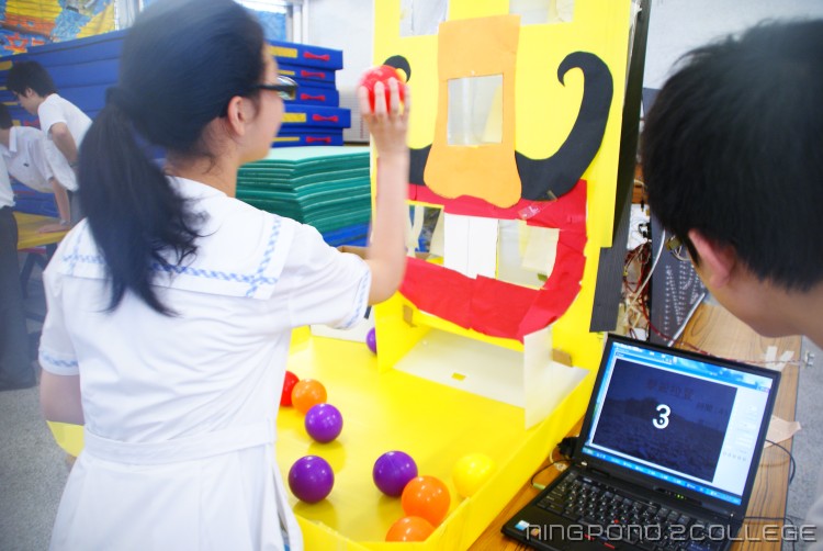 English Week - Electronics Club - Robot demonstration